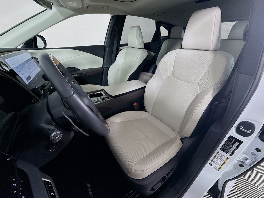 Thumbnail: 2024 Lexus RX - 21