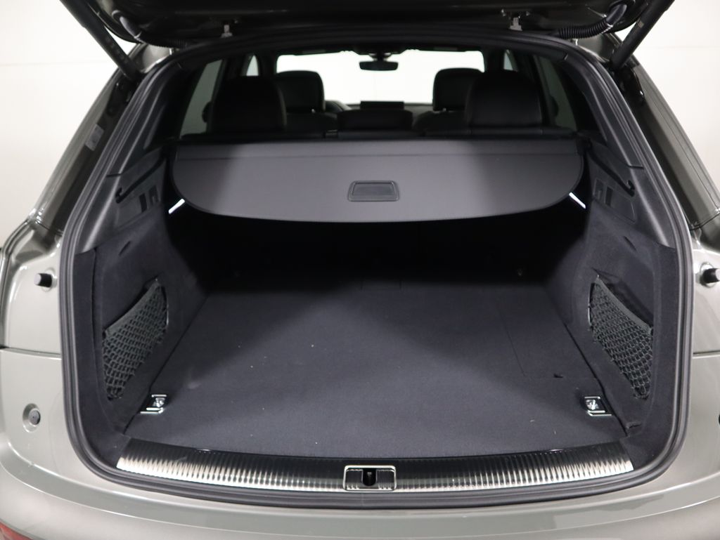 Thumbnail: 2025 Audi Q5 - 30