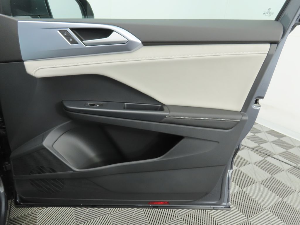 2025 Volkswagen Taos SE 26