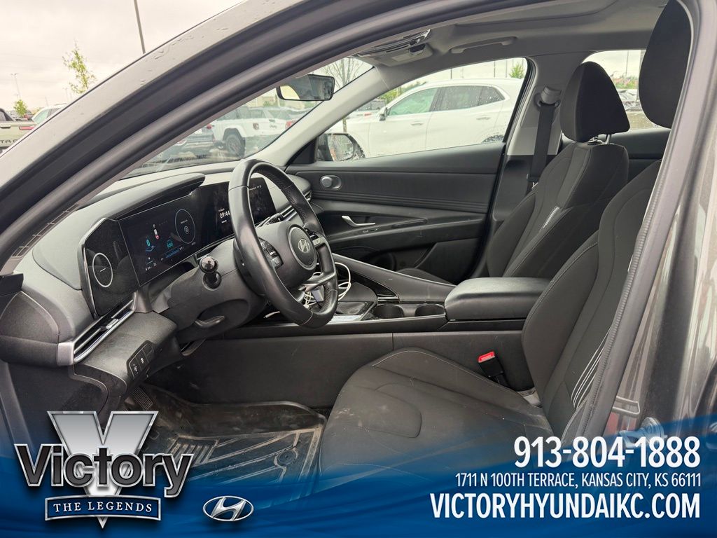 Used 2024 Gray Hyundai SEL image 15