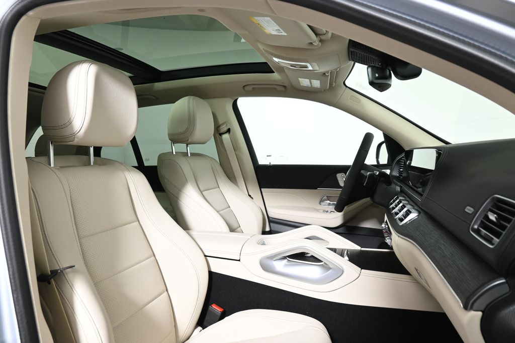 Thumbnail: 2026 Mercedes-Benz GLE - 22