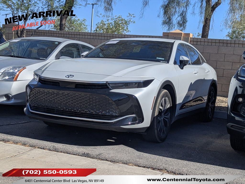 2024 Toyota Crown XLE AWD's photo