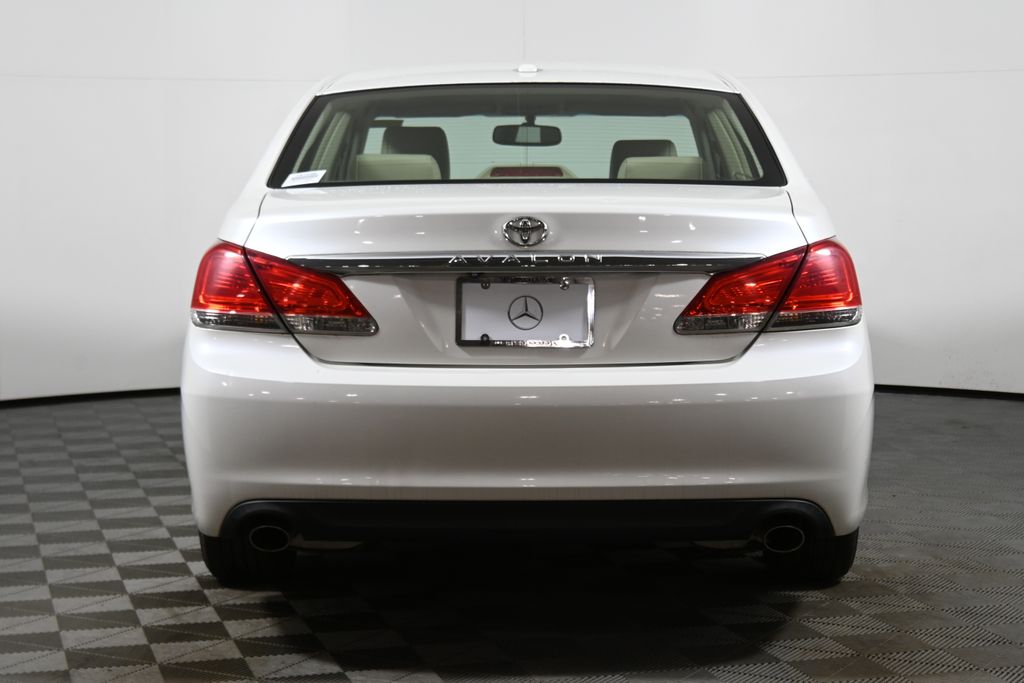 Thumbnail: 2011 Toyota Avalon - 6