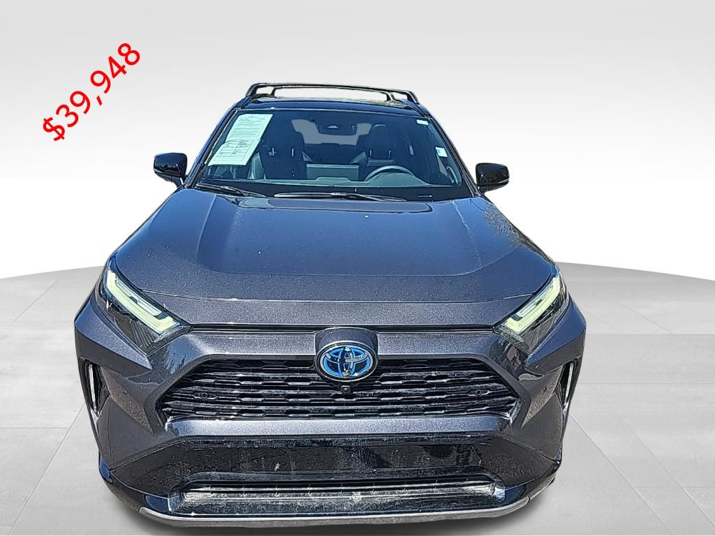 View vehicle photo 4