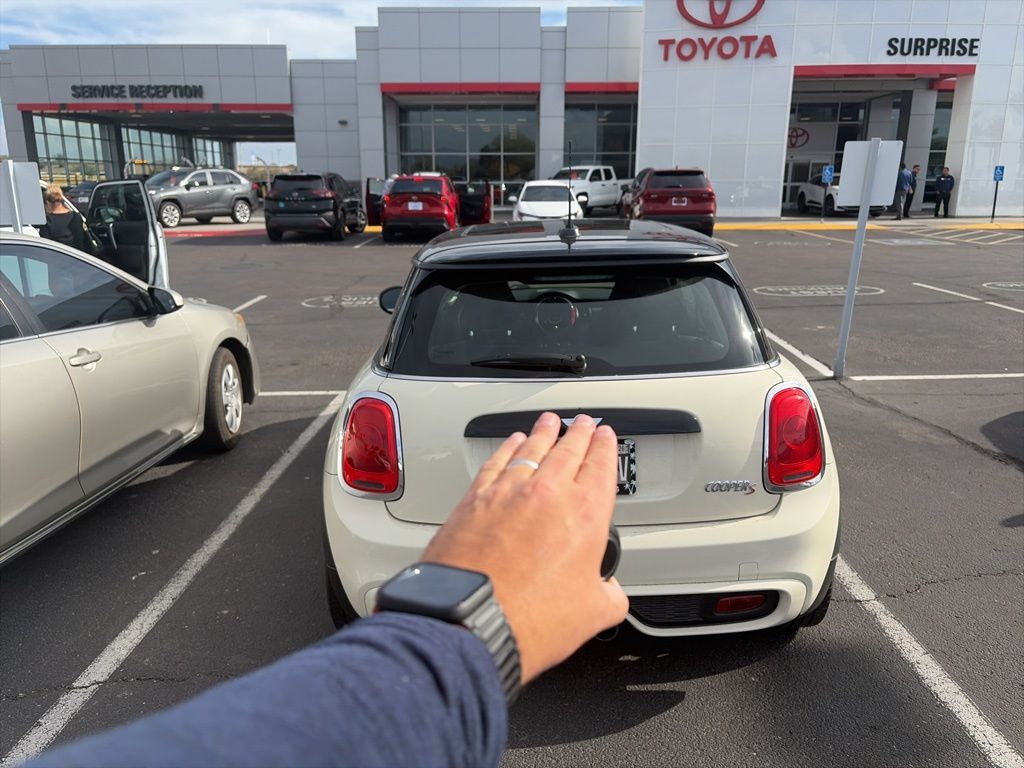 Thumbnail: 2015 MINI Cooper - 4