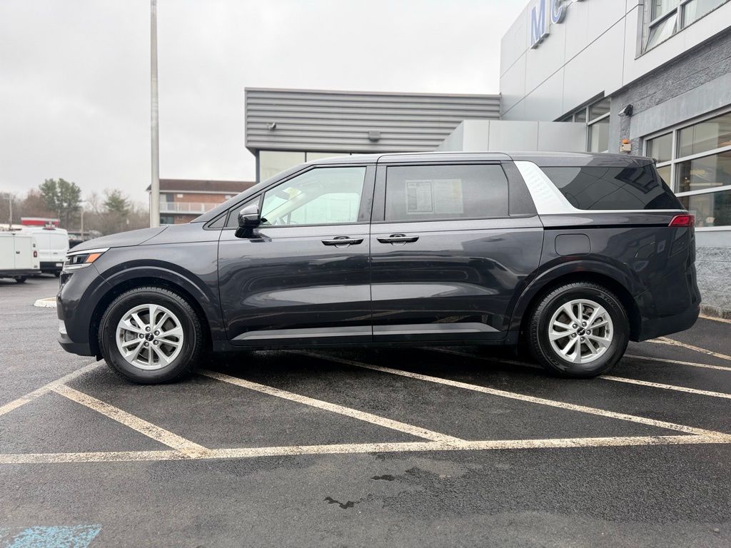 View vehicle photo 3