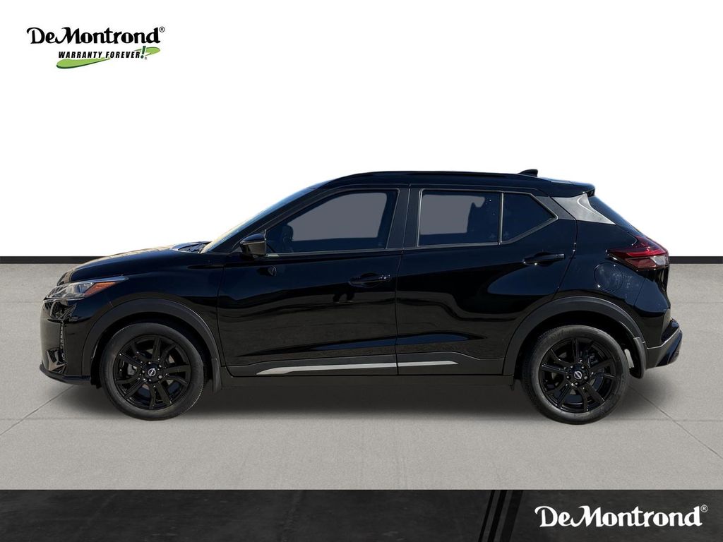 Used 2023 Super Black Nissan SR image 8