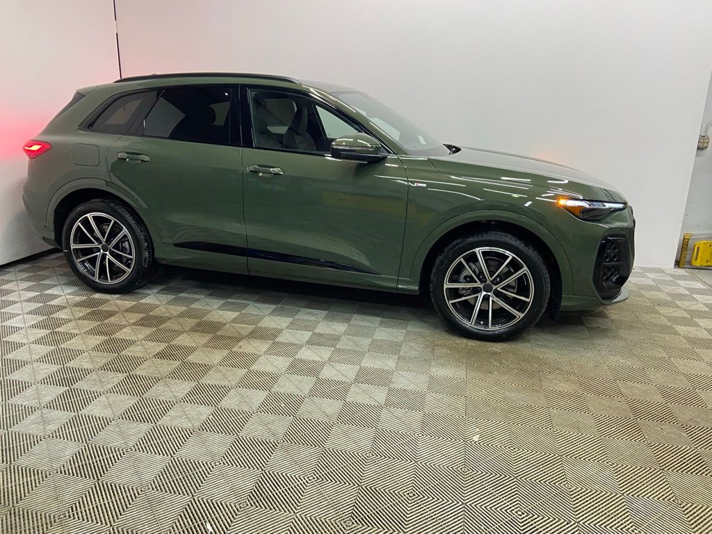 Green Metallic 2026 Audi Q5 SUV / Crossover All-Wheel Drive 7-Speed Automatic