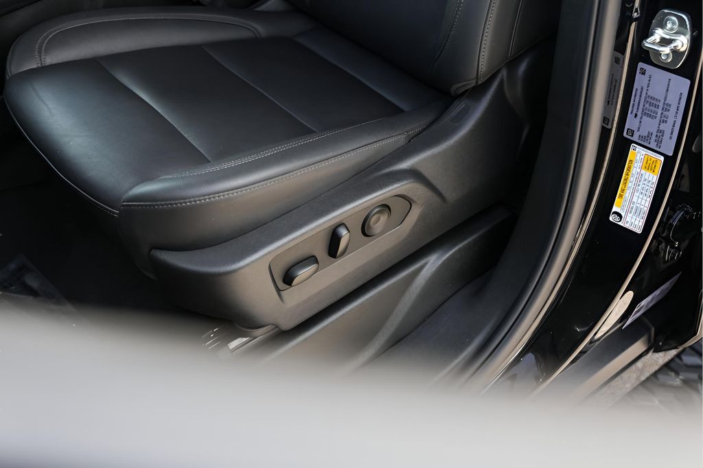 Used Car 2025 Chevrolet Suburban  Z71 For Sale Under $70,000 In Austin, Texas