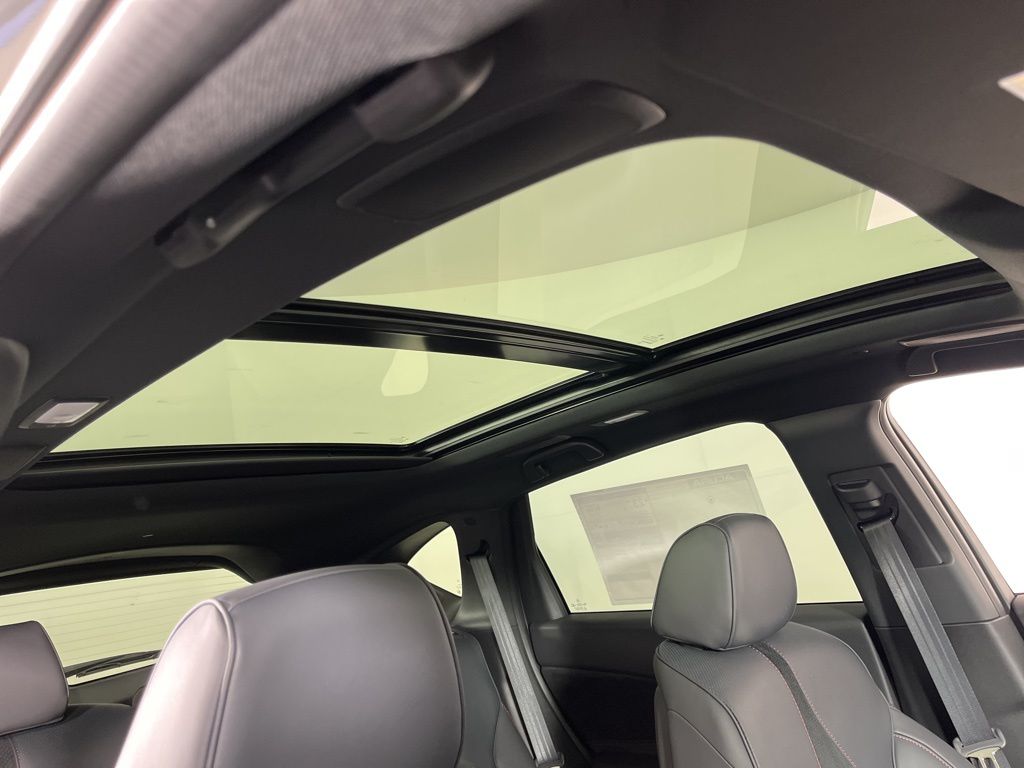 Thumbnail: 2026 Acura RDX - 12