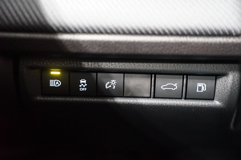 Thumbnail: 2025 Toyota Camry - 25