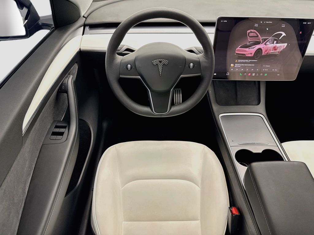 Thumbnail: 2023 Tesla Model Y - 10