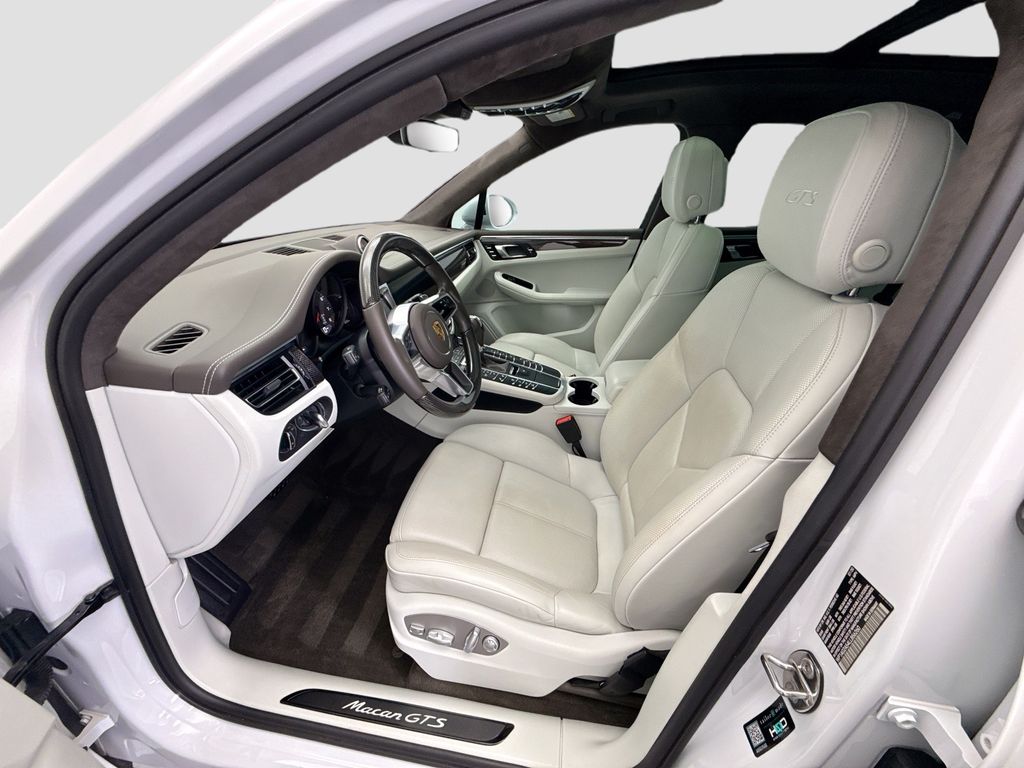 Thumbnail: 2020 Porsche Macan - 5