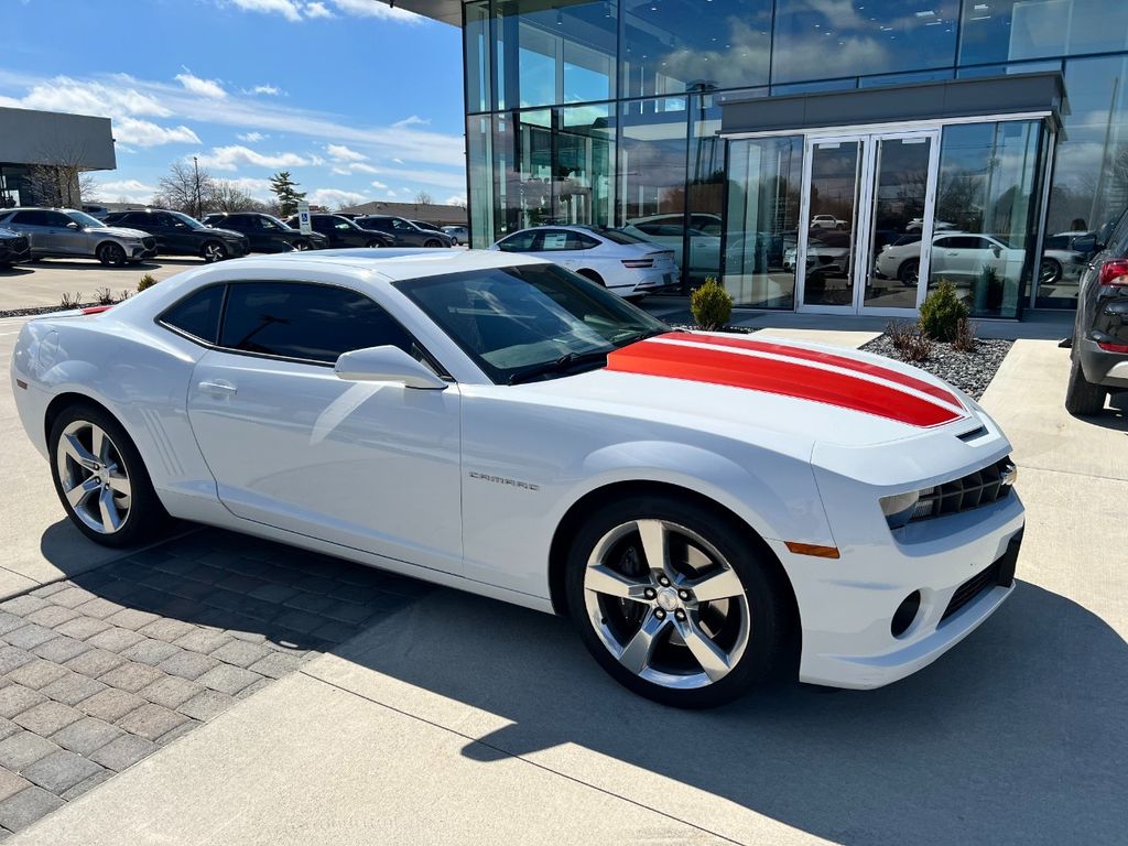 Summit White 2011 Chevrolet Camaro 2SS Coupe RWD Coupe Rear-Wheel Drive 6-Speed Automatic