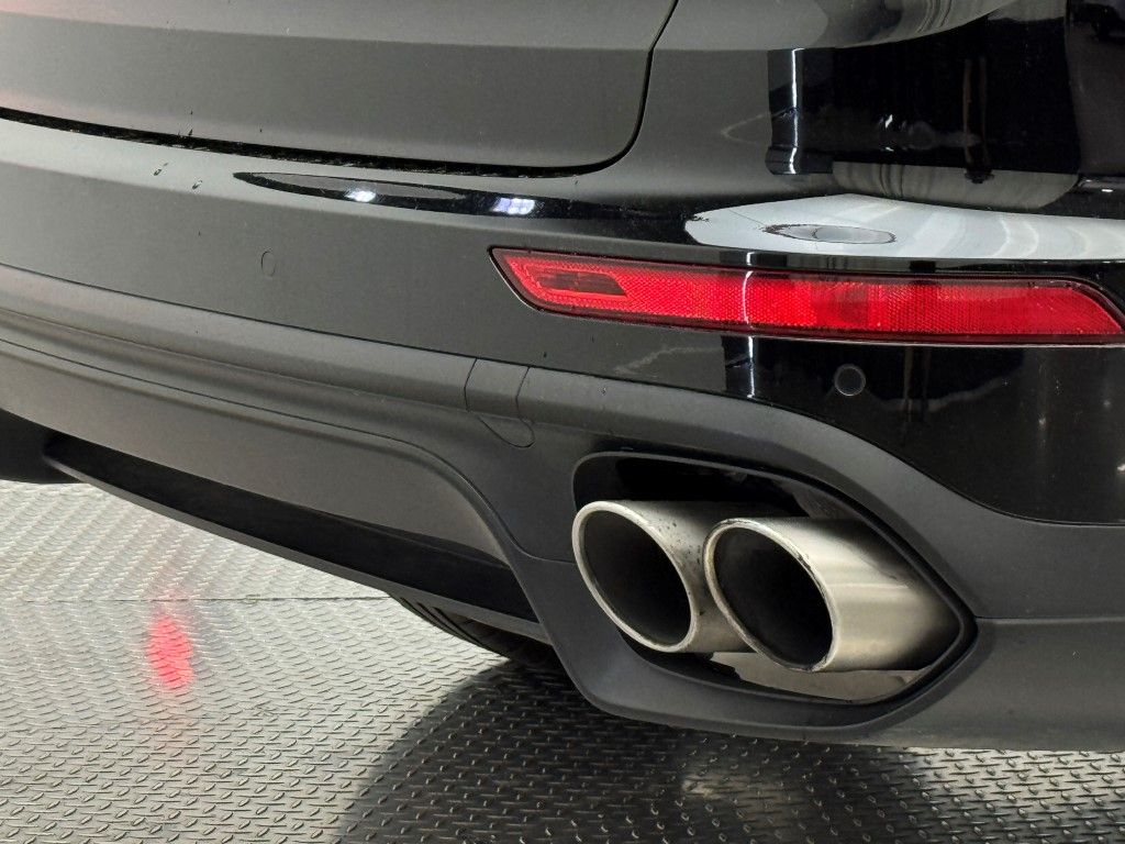 2016 Porsche Cayenne S E-Hybrid 16