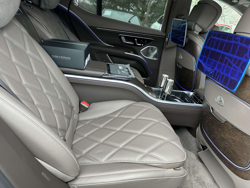 2024 Mercedes-Benz EQS Maybach EQS 680 13