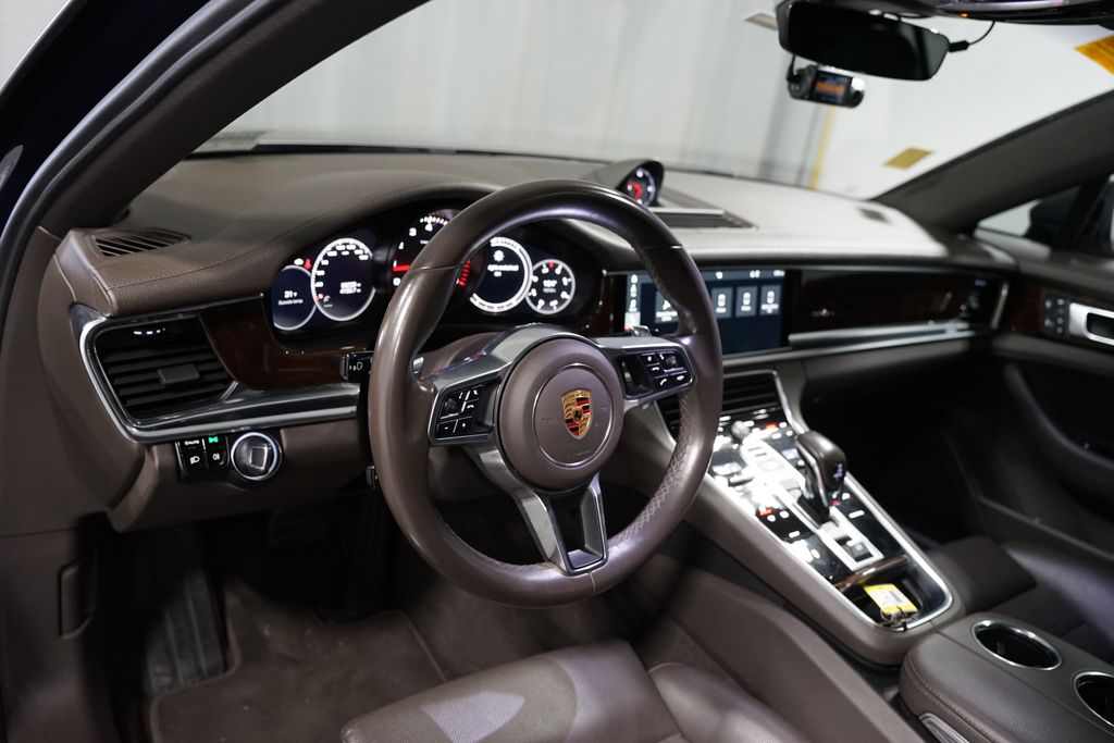 Thumbnail: 2018 Porsche Panamera - 7