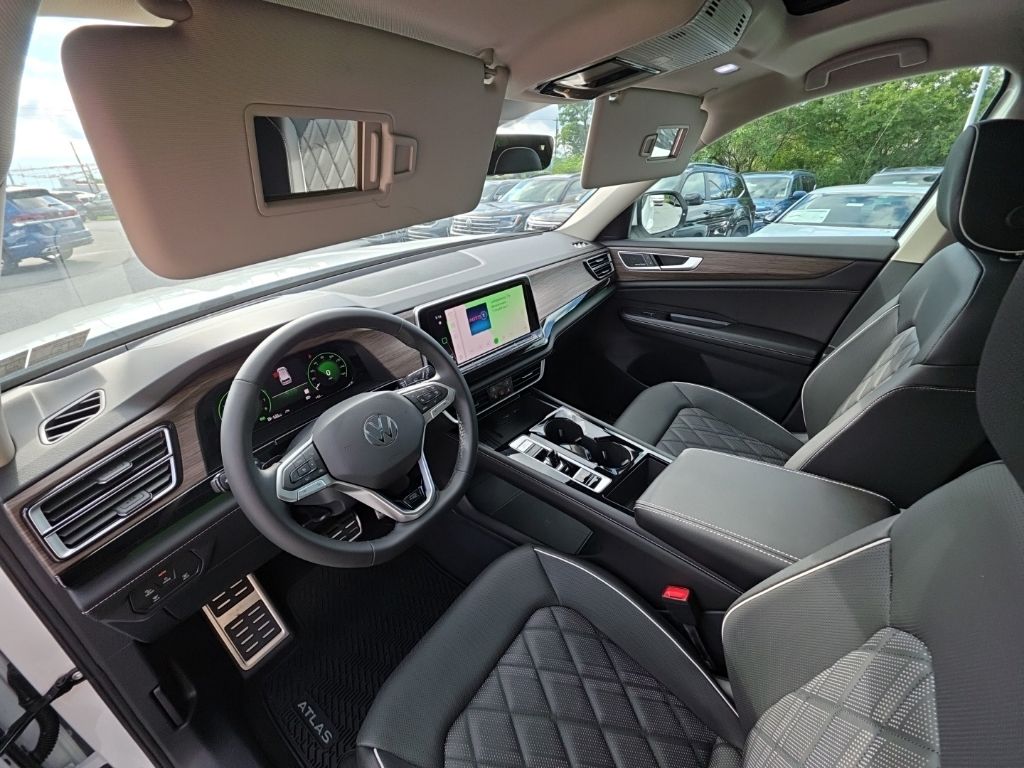 2026 Volkswagen Atlas 2.0T SEL Premium R-Line White/off-white at Auto Express Mitsubishi