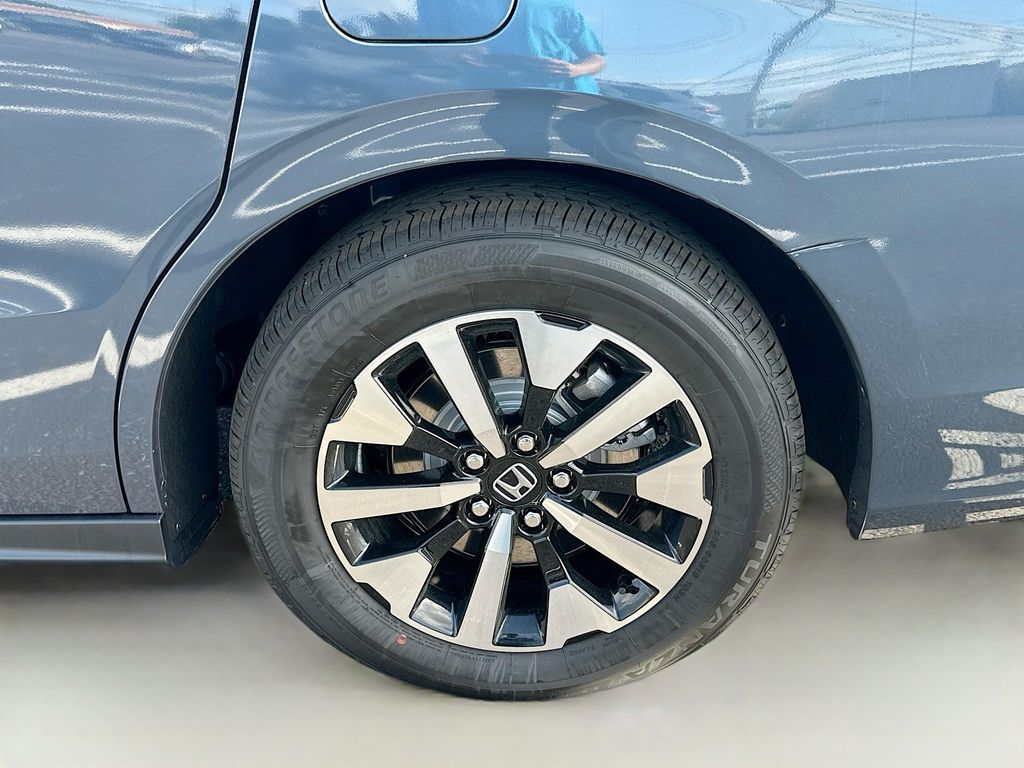 2025 Honda Odyssey EX-L 22