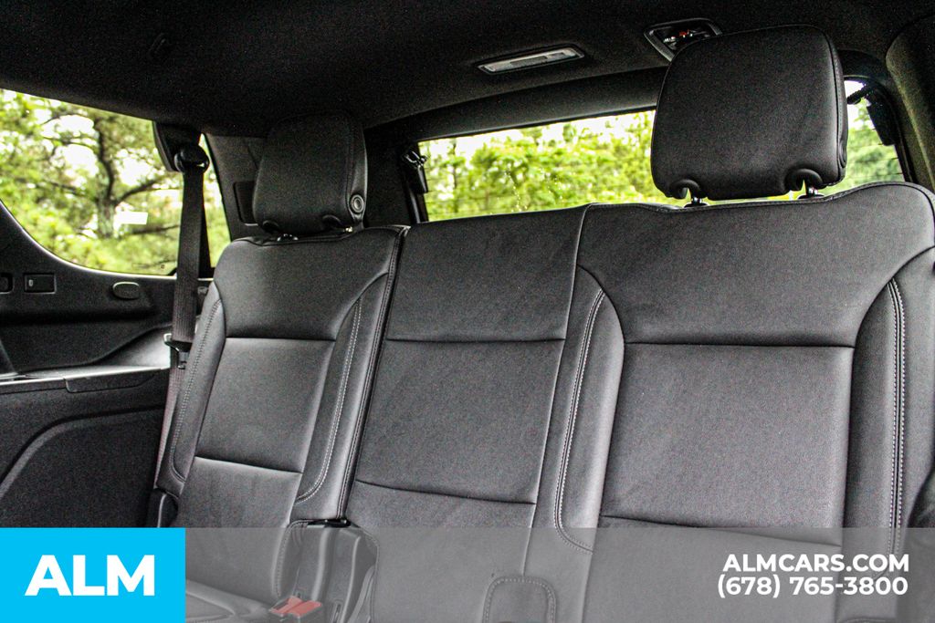 Used 2025 White Chevrolet LT image 18