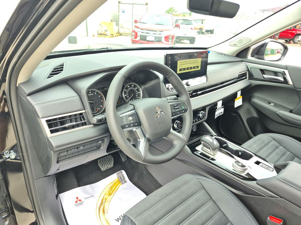 2026 Mitsubishi Outlander SE - 8