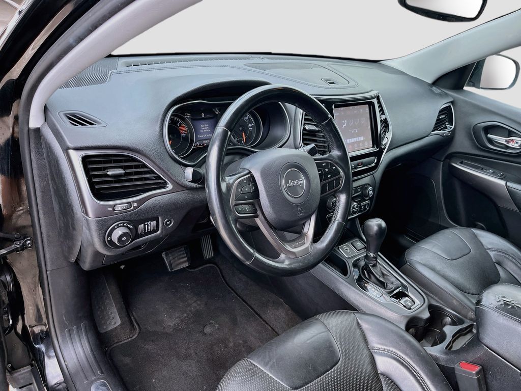 Used 2019 Black Jeep Limited image 9