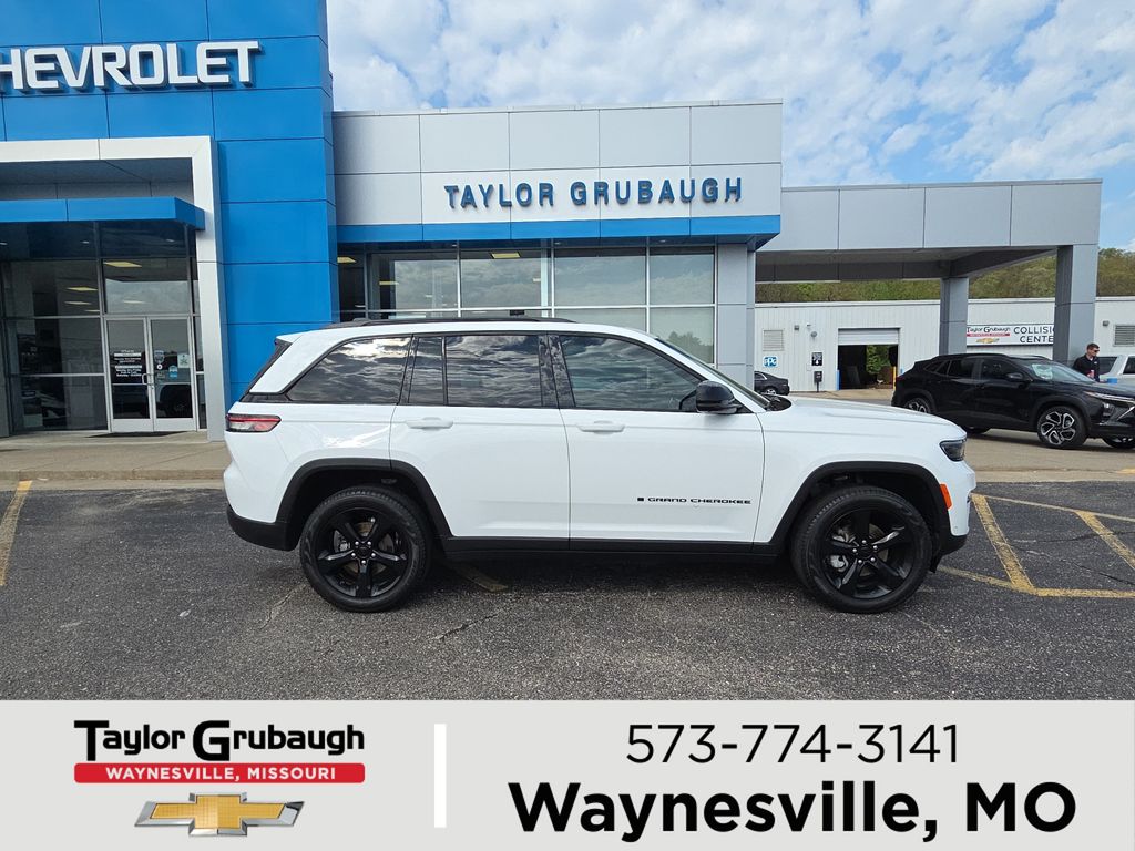 Bright White Clearcoat 2024 Jeep Grand Cherokee Limited 4WD SUV / Crossover Four-Wheel Drive 8-Speed Automatic