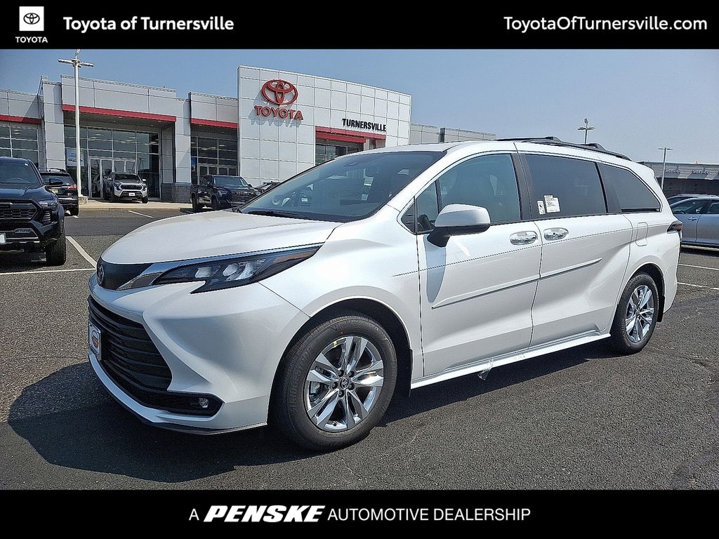 2025 Toyota Sienna XLE -
                  Turnersville, NJ
