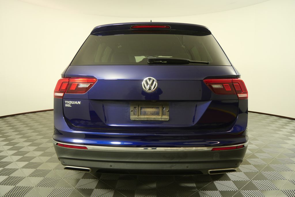 Thumbnail: 2021 Volkswagen Tiguan - 4