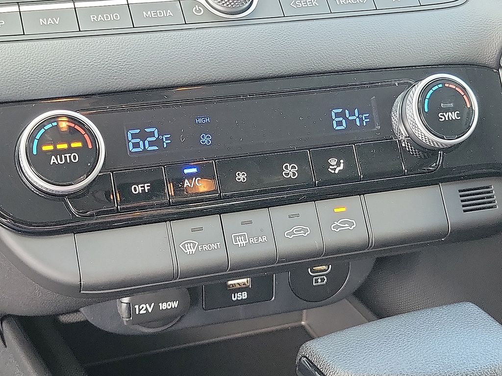2025 Hyundai Elantra Sport 12