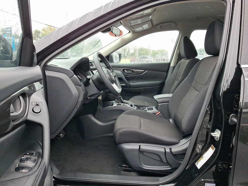 Thumbnail: 2019 Nissan Rogue - 13
