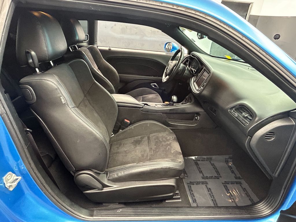 Used 2023 B5 Blue Pearlcoat Dodge R/T image 29