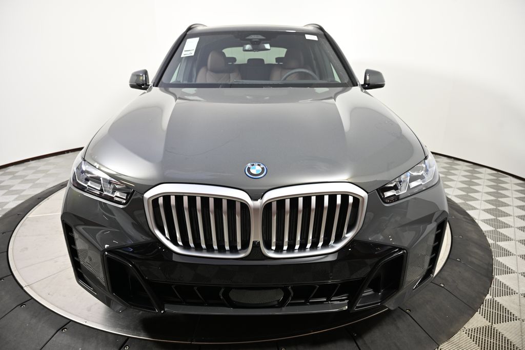 2025 BMW X5 xDrive50e 8