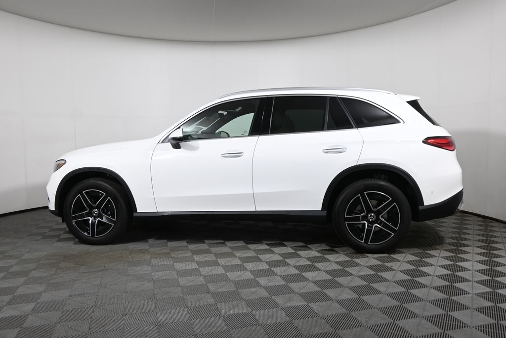 Thumbnail: 2027 Mercedes-Benz GLC - 2