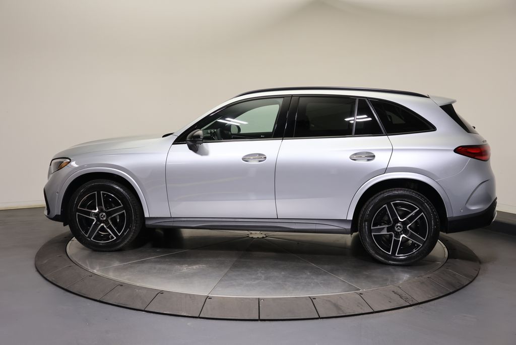 Thumbnail: 2027 Mercedes-Benz GLC - 2