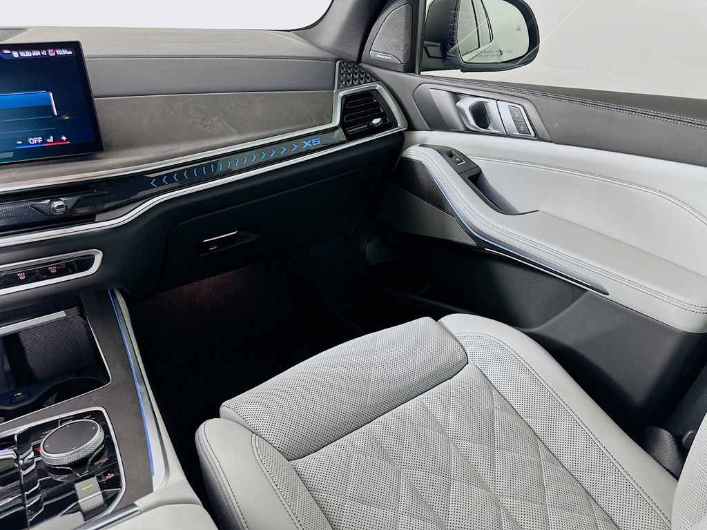 Thumbnail: 2025 BMW X5 - 24