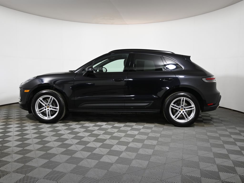 Thumbnail: 2025 Porsche Macan - 2