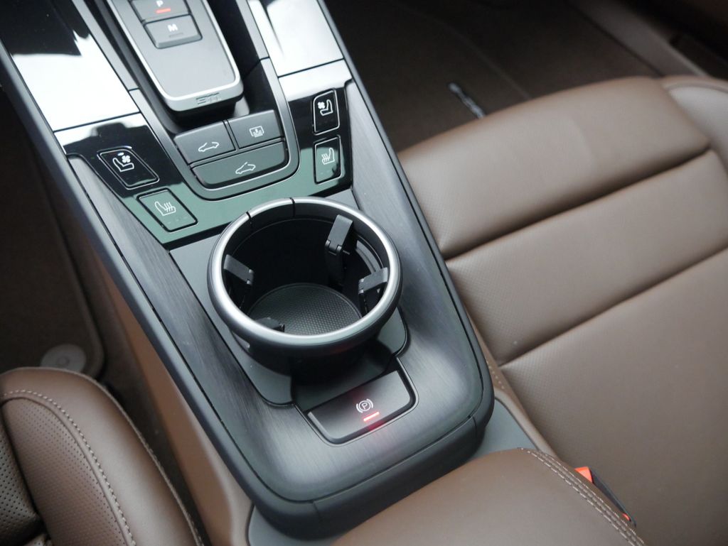 Thumbnail: 2026 Porsche 911 - 27