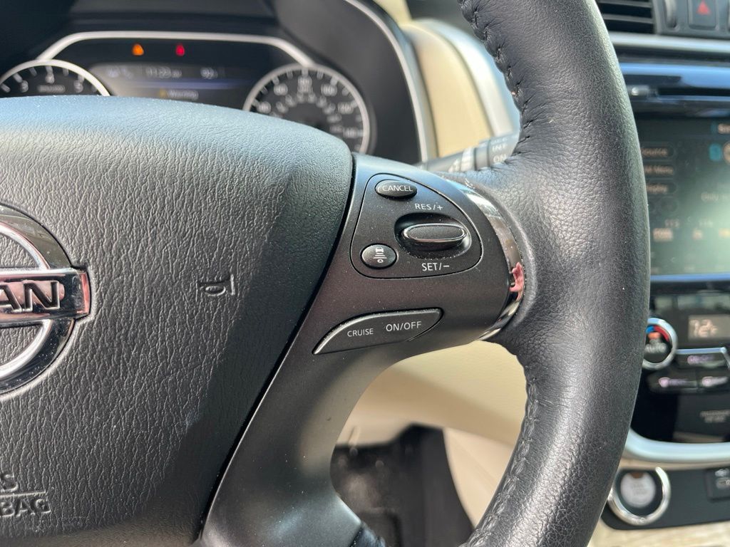 Used 2020 Cayenne Red Metallic Nissan SV image 17