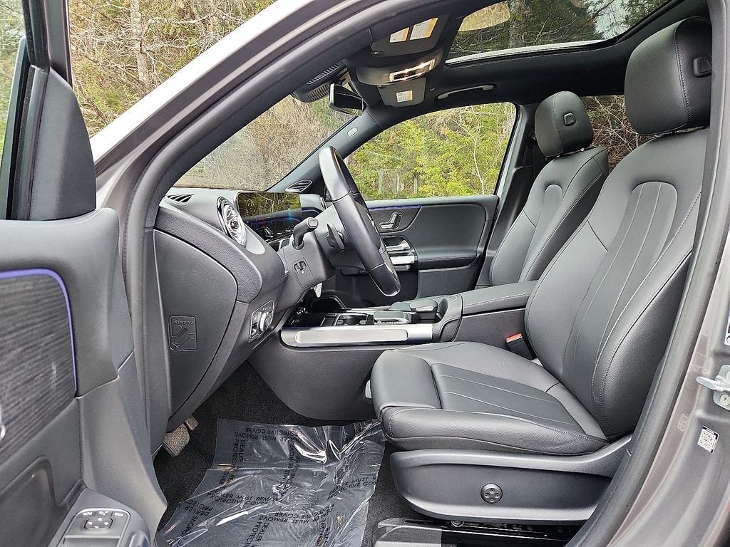 Thumbnail: 2023 Mercedes-Benz EQB - 13