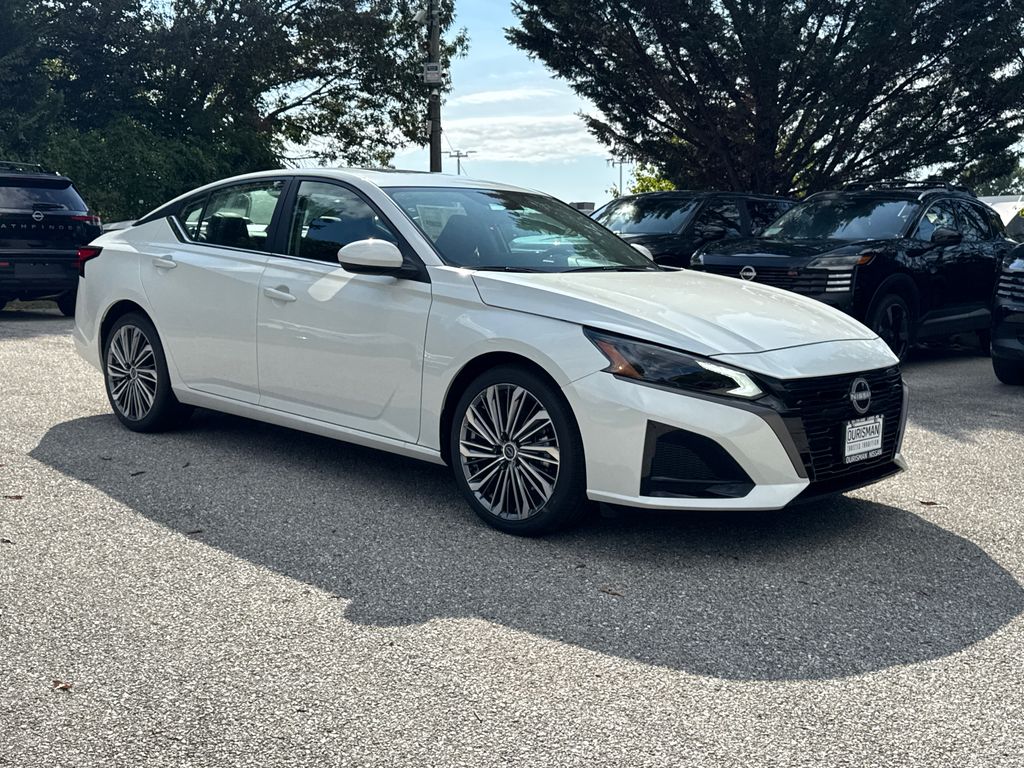 Pearl White 2026 Nissan Altima Sedan Front-Wheel Drive Continuously Variable Transmission
