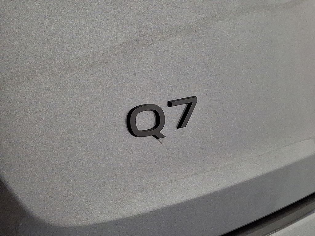Thumbnail: 2026 Audi Q7 - 16