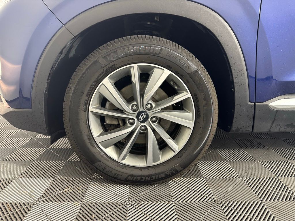 Thumbnail: 2019 Hyundai Santa Fe - 9