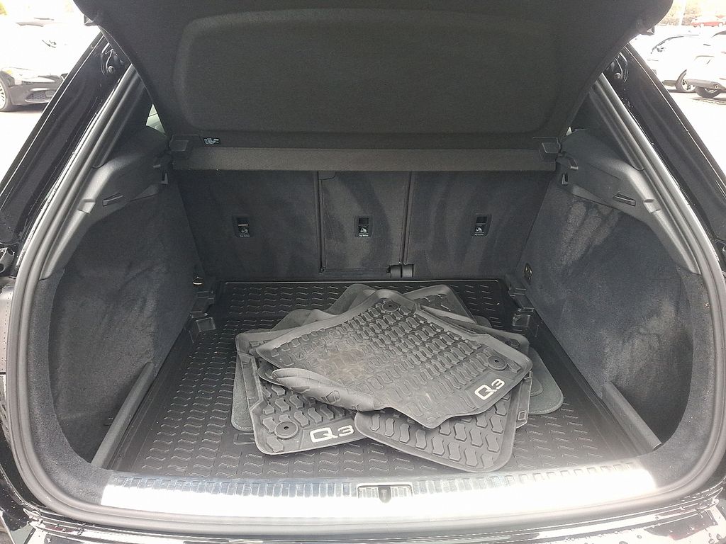 Thumbnail: 2022 Audi Q3 - 27