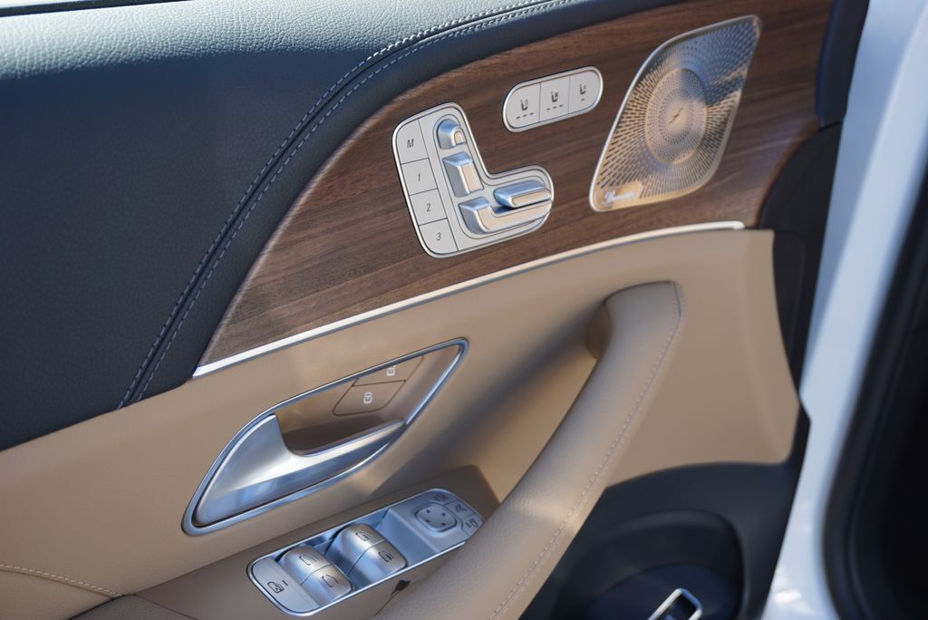 Thumbnail: 2026 Mercedes-Benz GLE - 24