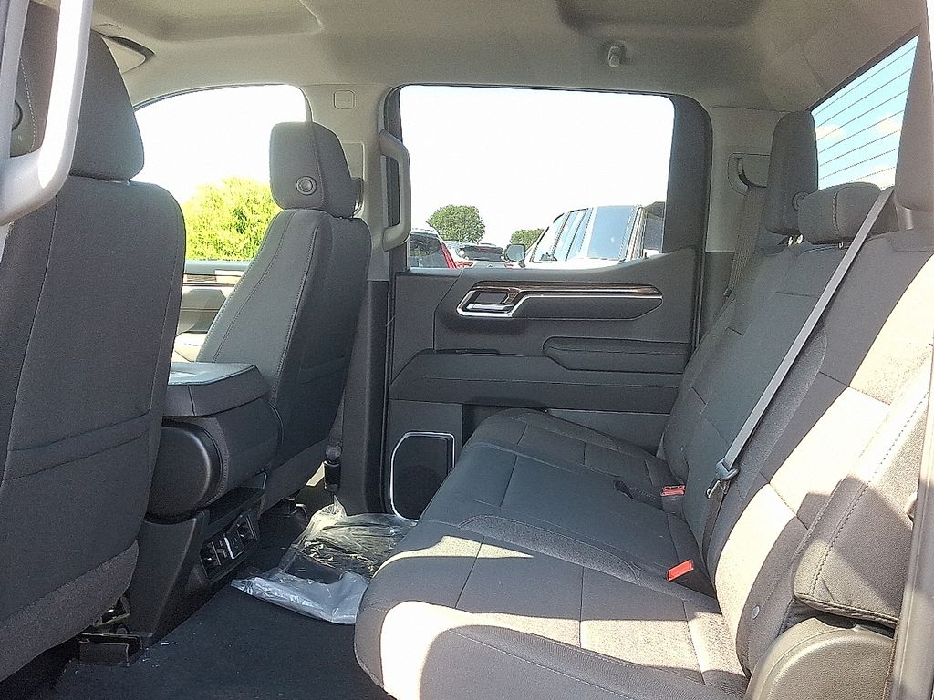 Thumbnail: 2026 Chevrolet Silverado 1500 - 8