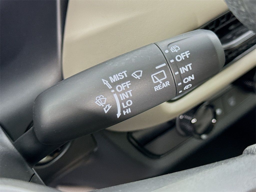 2025 Honda HR-V LX photo
