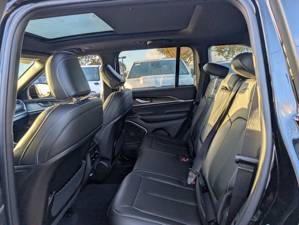 new 2026 Jeep Grand Cherokee car, priced at $46,725