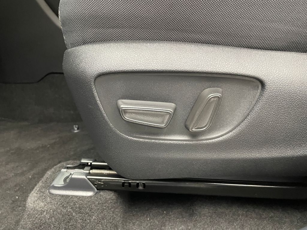 Thumbnail: 2025 Toyota Highlander - 14