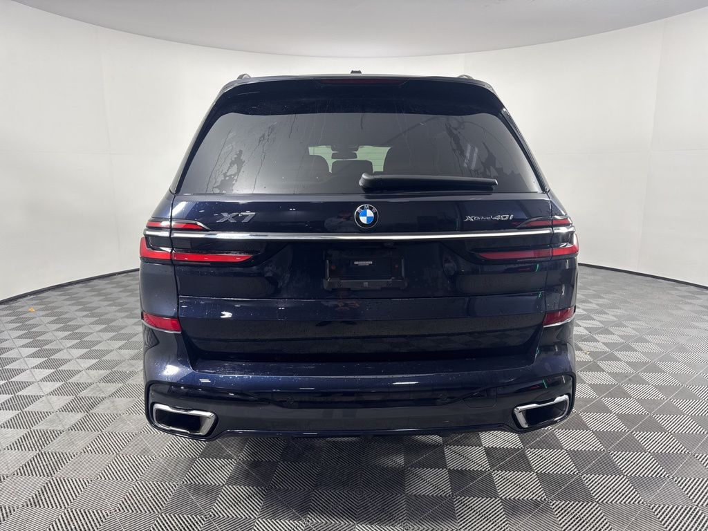 Thumbnail: 2023 BMW X7 - 6